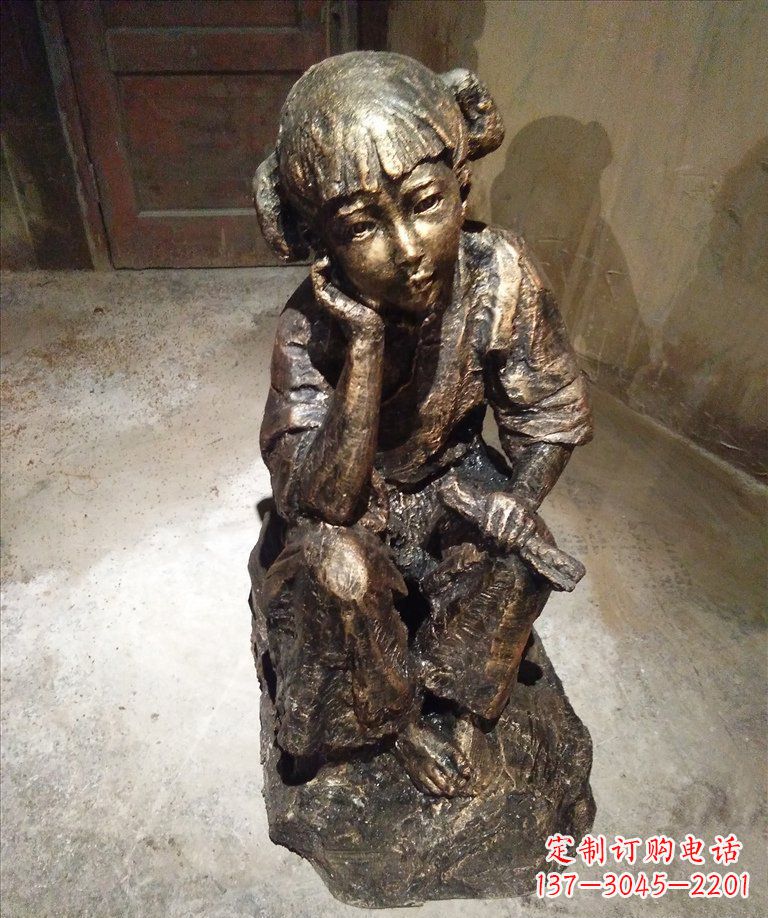 聊城童真美丽的小女孩铜雕