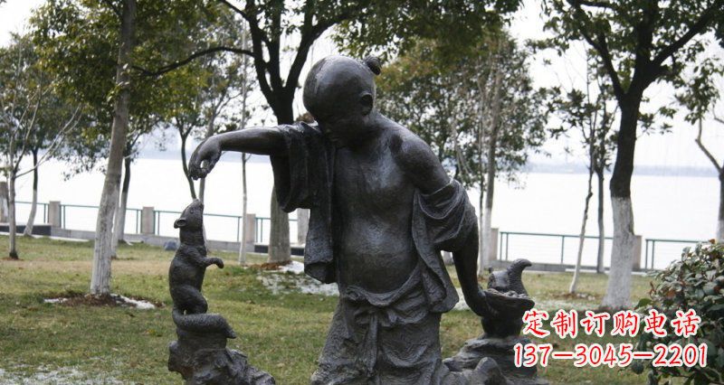 聊城铜质高端松鼠雕塑