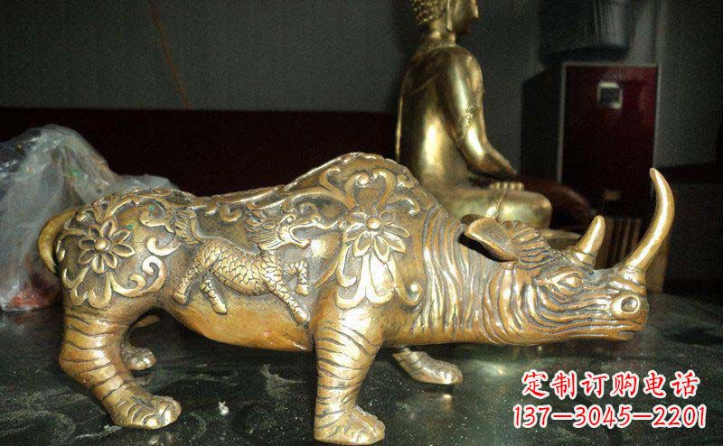 聊城公园犀牛动物铜雕