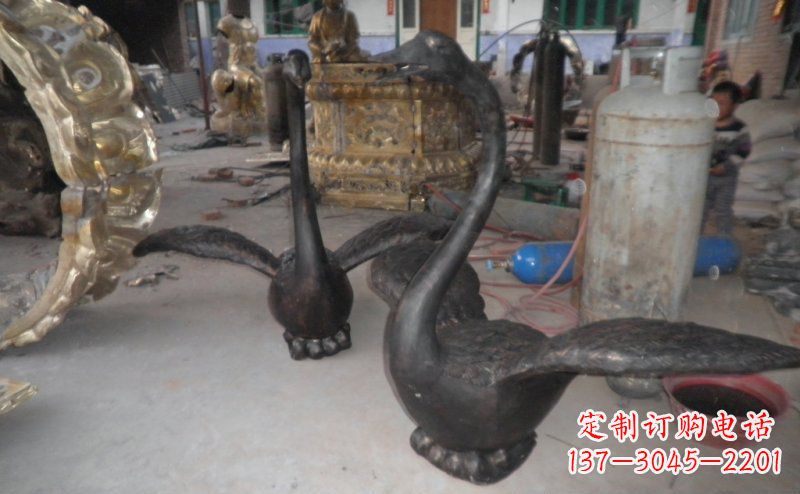 聊城汇聚灵性的仙鹤塑像