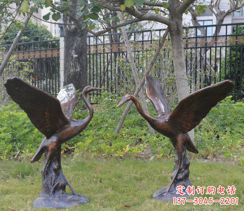 聊城高雅实木雕刻精美仙鹤景观玻璃钢仿铜摆件