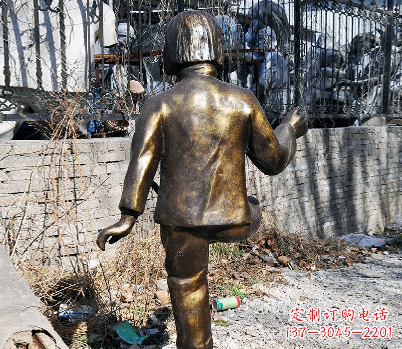 聊城纯正艺术——公园小女孩踢毽子铜雕