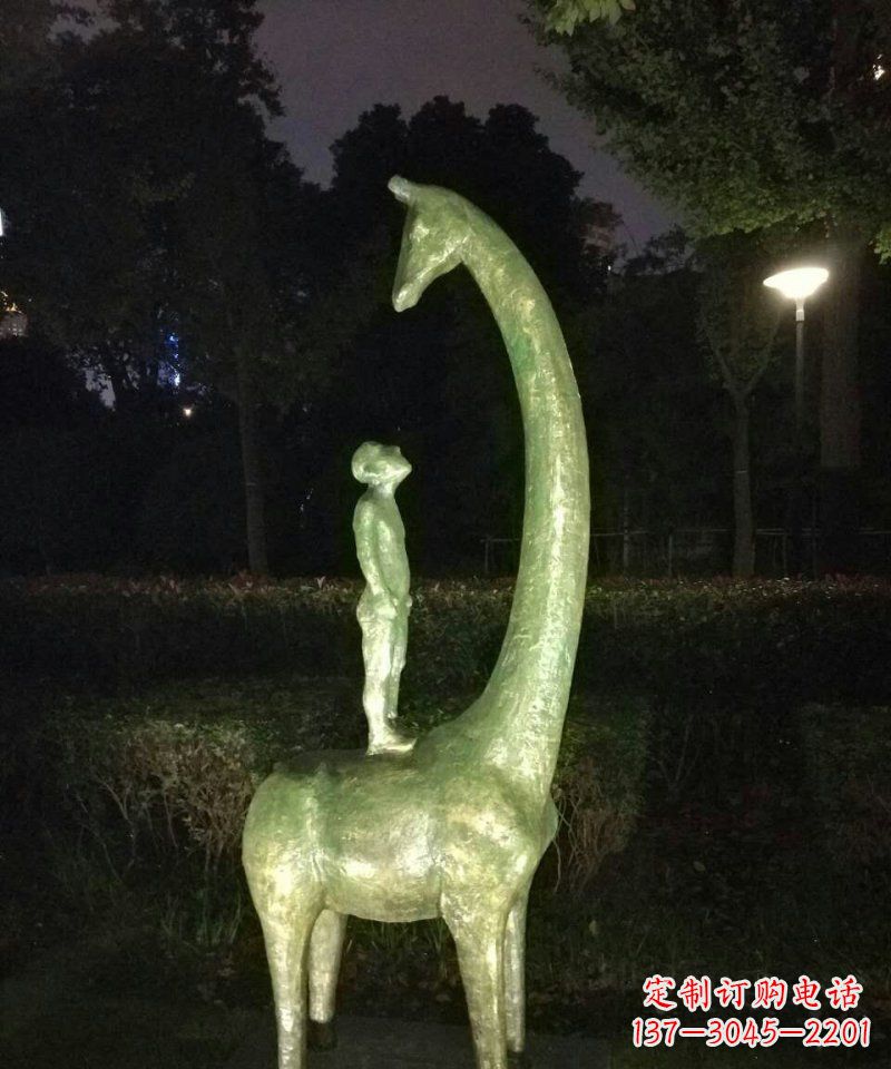 聊城壮观绝伦的长颈鹿雕塑