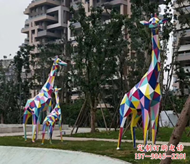 聊城精美高雅的长颈鹿雕塑