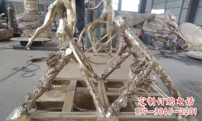 聊城“百年古董浑天仪铜雕,让古典美触手可及”