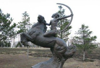 聊城公园骑马女人射箭铜雕