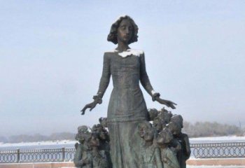 聊城铜雕学生人物欢乐的小学生雕塑