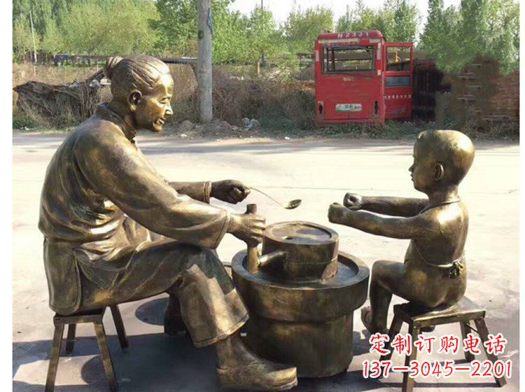 聊城浓情母亲磨豆浆小品人物铜雕;