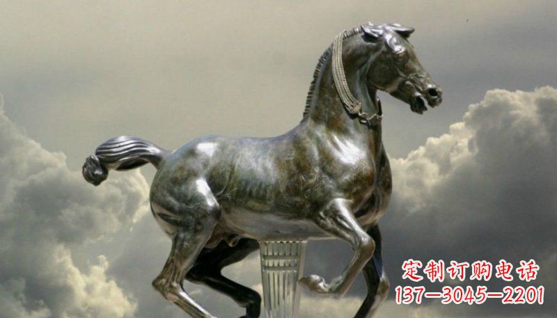 聊城广场奔马景观铜雕