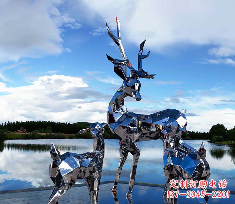 聊城中领雕塑出品:优雅梅花鹿不锈钢雕塑