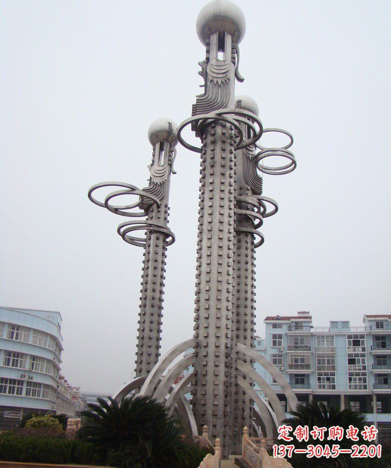 聊城广场不锈钢龙柱雕塑