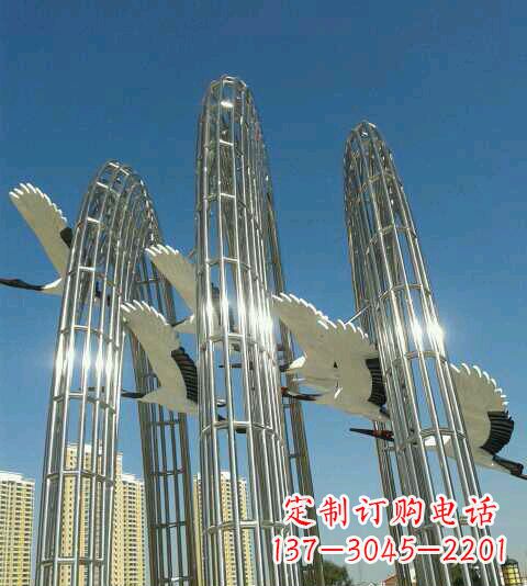聊城高级不锈钢镂空雄鹰雕塑