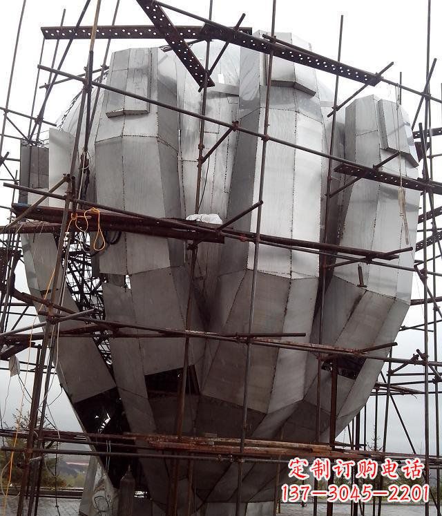 聊城展现独特审美:不锈钢蟠桃大型景观雕塑