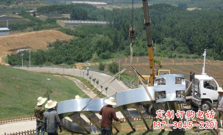 聊城广场不锈钢竖琴雕塑