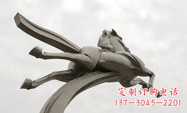 聊城中领雕塑:高精度不锈钢一马当先雕塑