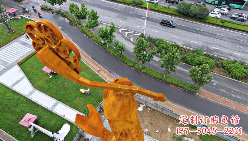 聊城钥匙象征,情感绽放——中领雕塑精制铜钥匙雕塑