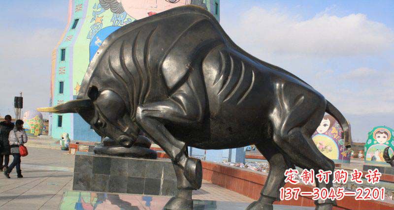 聊城广场开荒牛动物铜雕