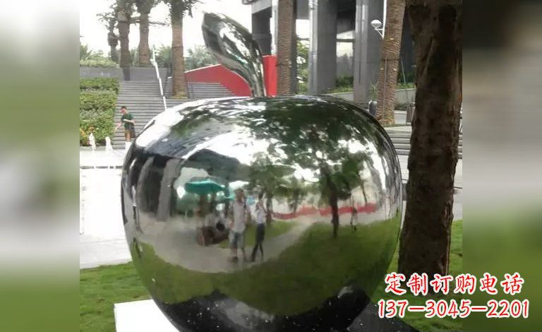 聊城新奇优雅的苹果雕塑