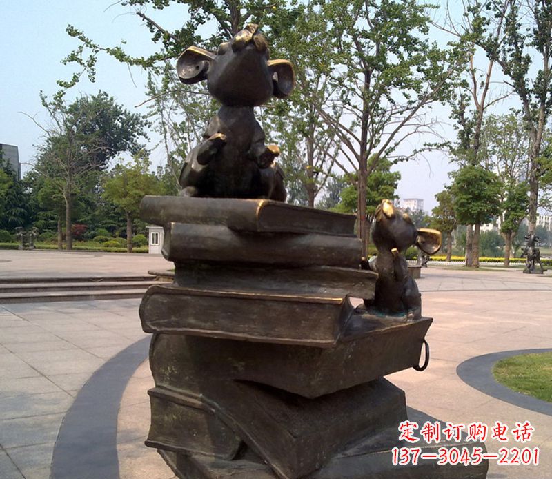 聊城广场十二生肖铜雕塑