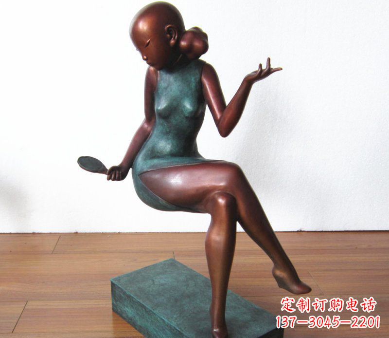 聊城广场铜雕美女照镜子人物雕塑