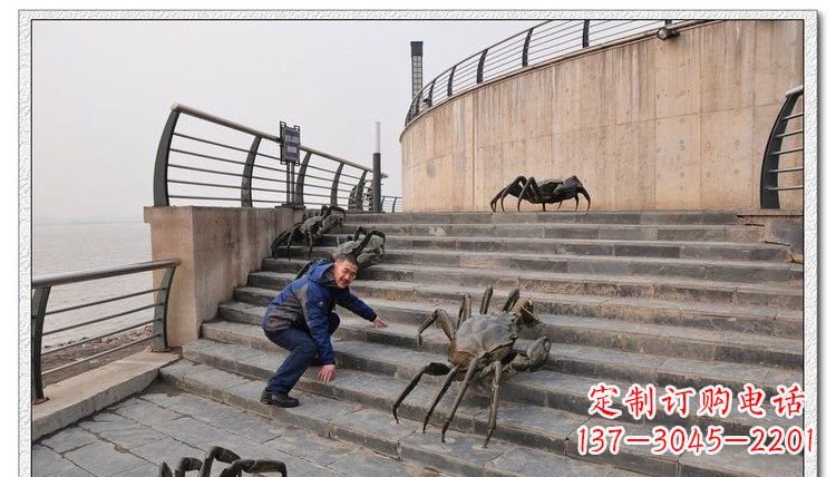 聊城海边铜螃蟹雕塑是由中领雕塑定制生产的一款…