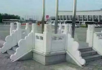 聊城中领雕塑提供绚丽升旗台石雕，一种标志性的…