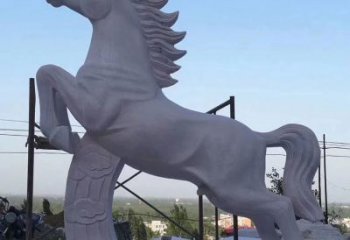 聊城深受历史文化启发的铸铁祥云马雕是中领雕塑…