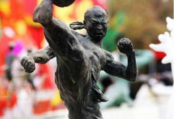 聊城足球雕塑：展现无限自由