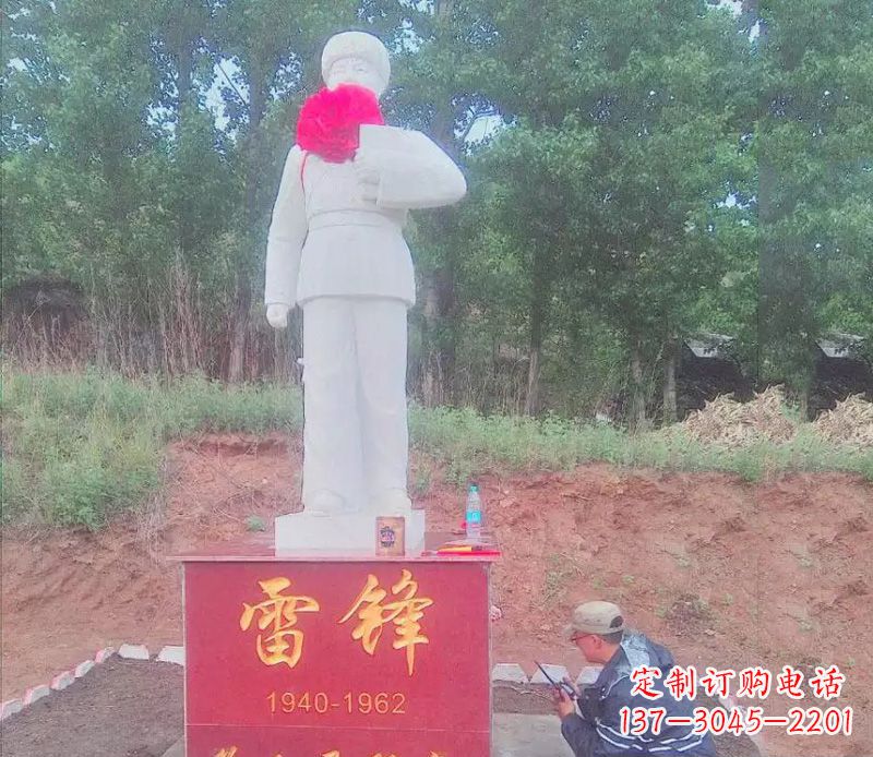聊城珍贵的白玉雷锋雕塑