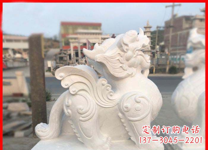 聊城中领雕塑:精美汉白玉貔貅门口招财石雕