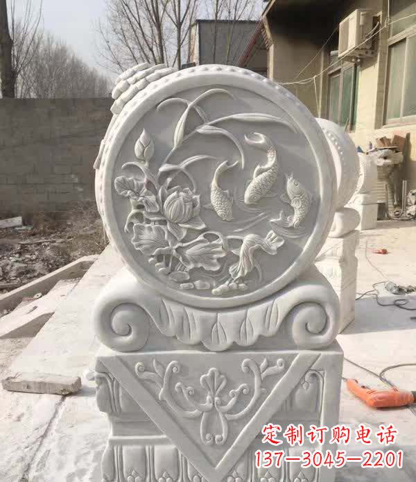 聊城以汉白玉石制作的门墩雕塑