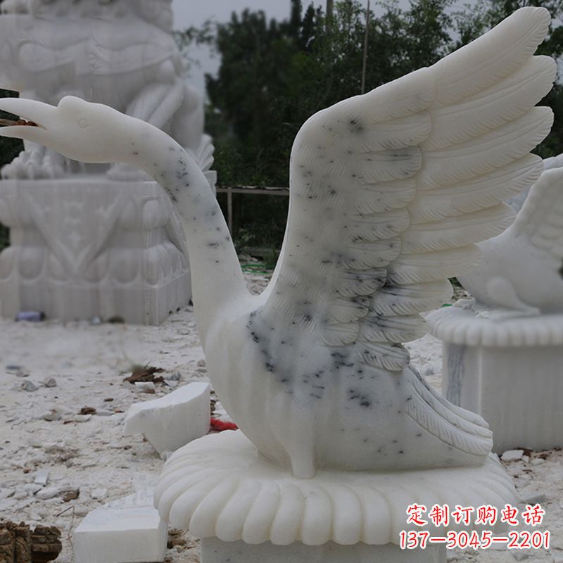 聊城汉白玉吐水天鹅石雕