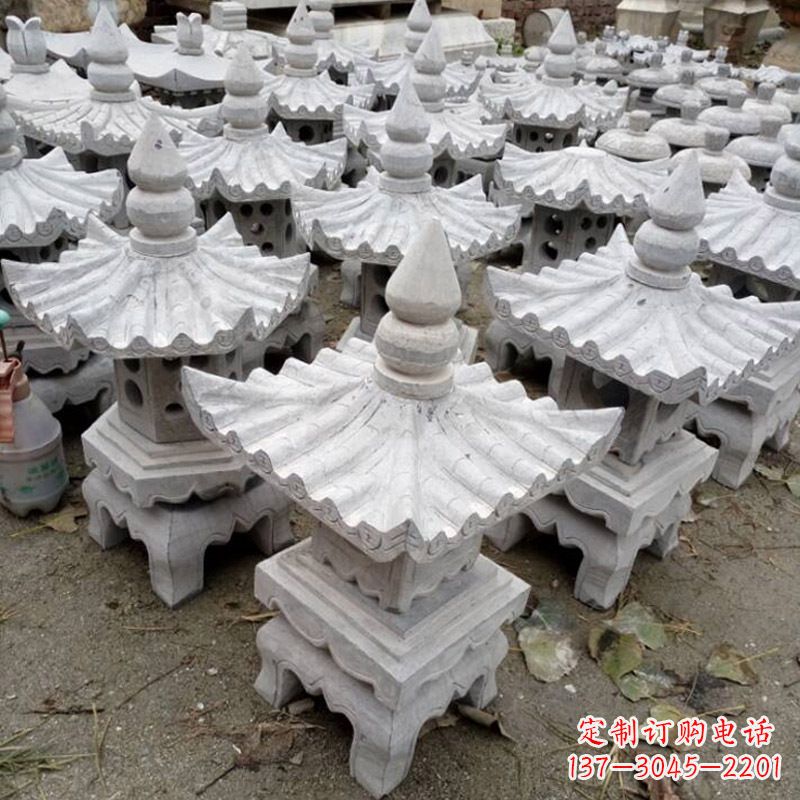 聊城汉白玉灯笼雕塑是由中领雕塑定制的一种华丽…