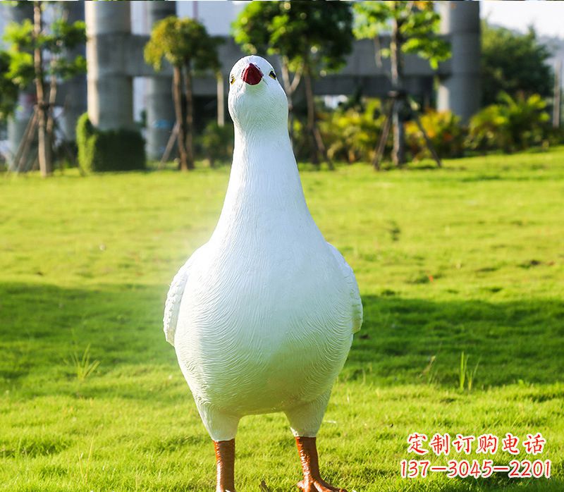 聊城和平鸽柱的雕塑