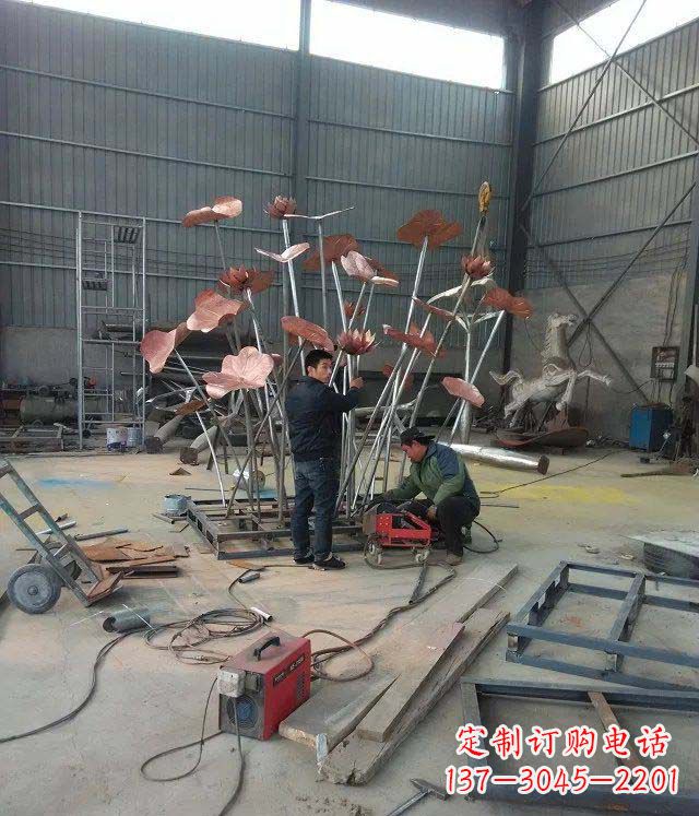 聊城荷花荷叶广场景观铜雕