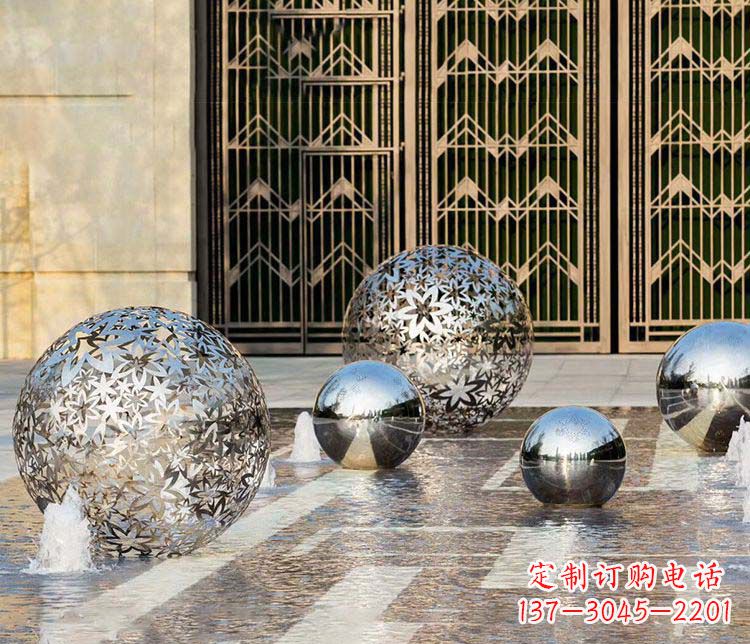 聊城户外不锈钢花形镂空球喷泉雕塑