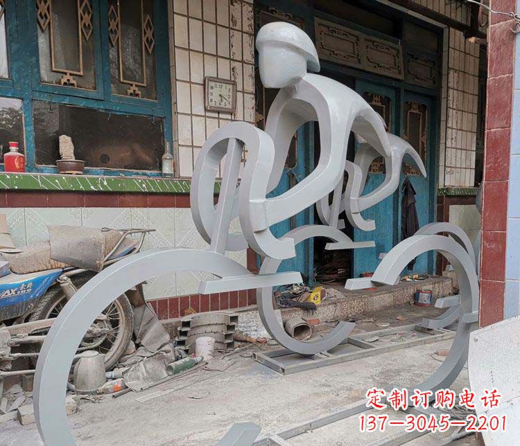 聊城户外不锈钢骑自行车人物雕塑