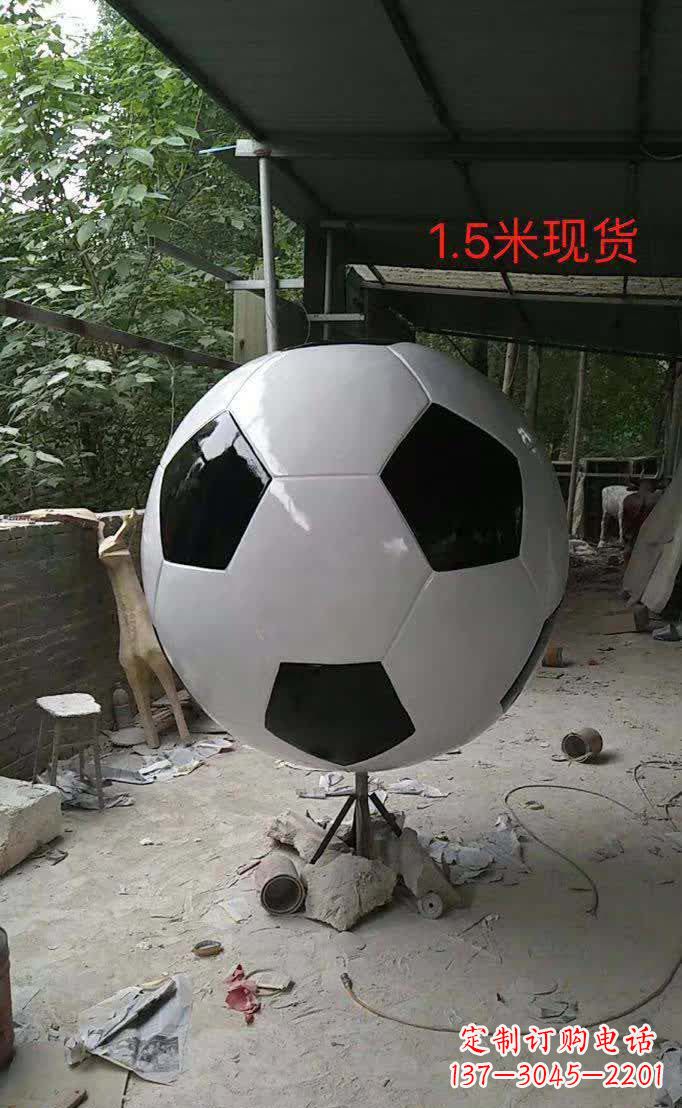 聊城不锈钢足球雕塑提供优质的装饰效果