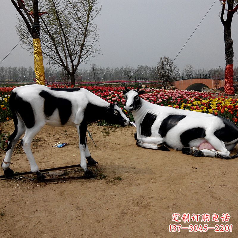 聊城室外仿真动物雕塑-奶牛,为您打造精美细腻的艺术品