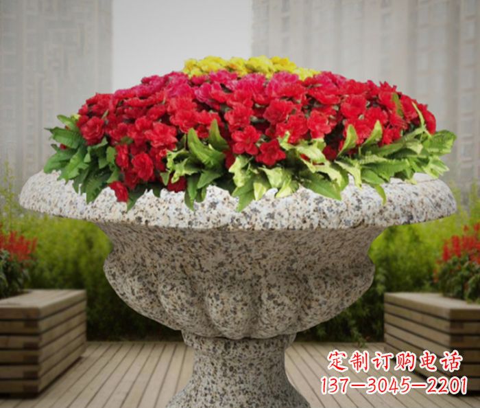 聊城中领雕塑精美花岗岩花盆小区石雕