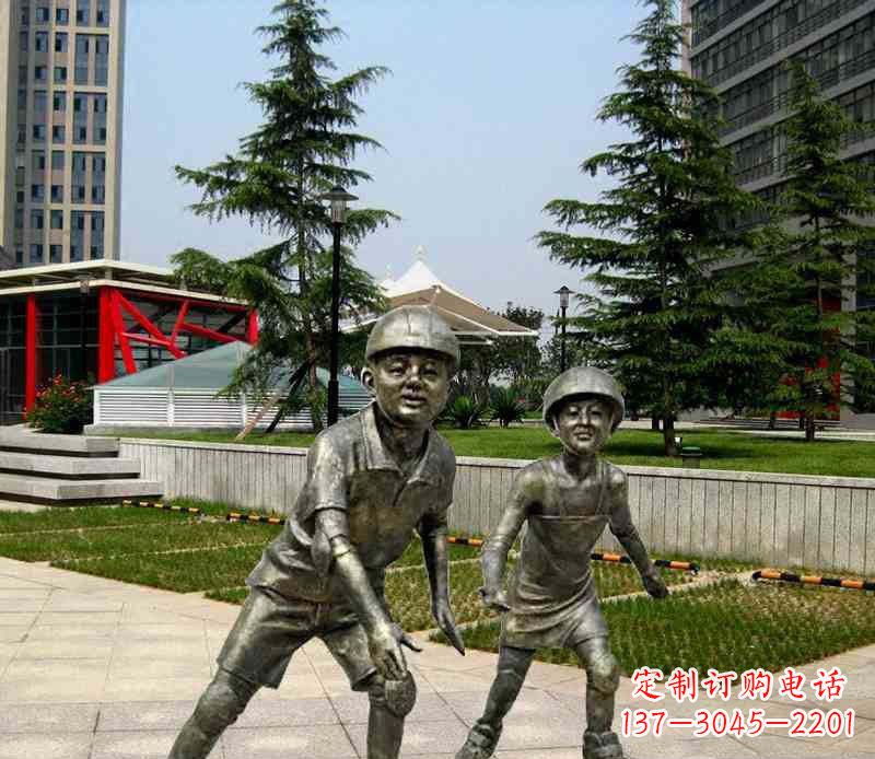 聊城滑旱冰男孩铜雕,精细而引人入胜