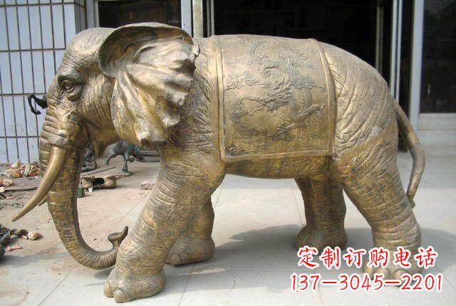 聊城黄铜大象雕塑,让你的空间充满热情