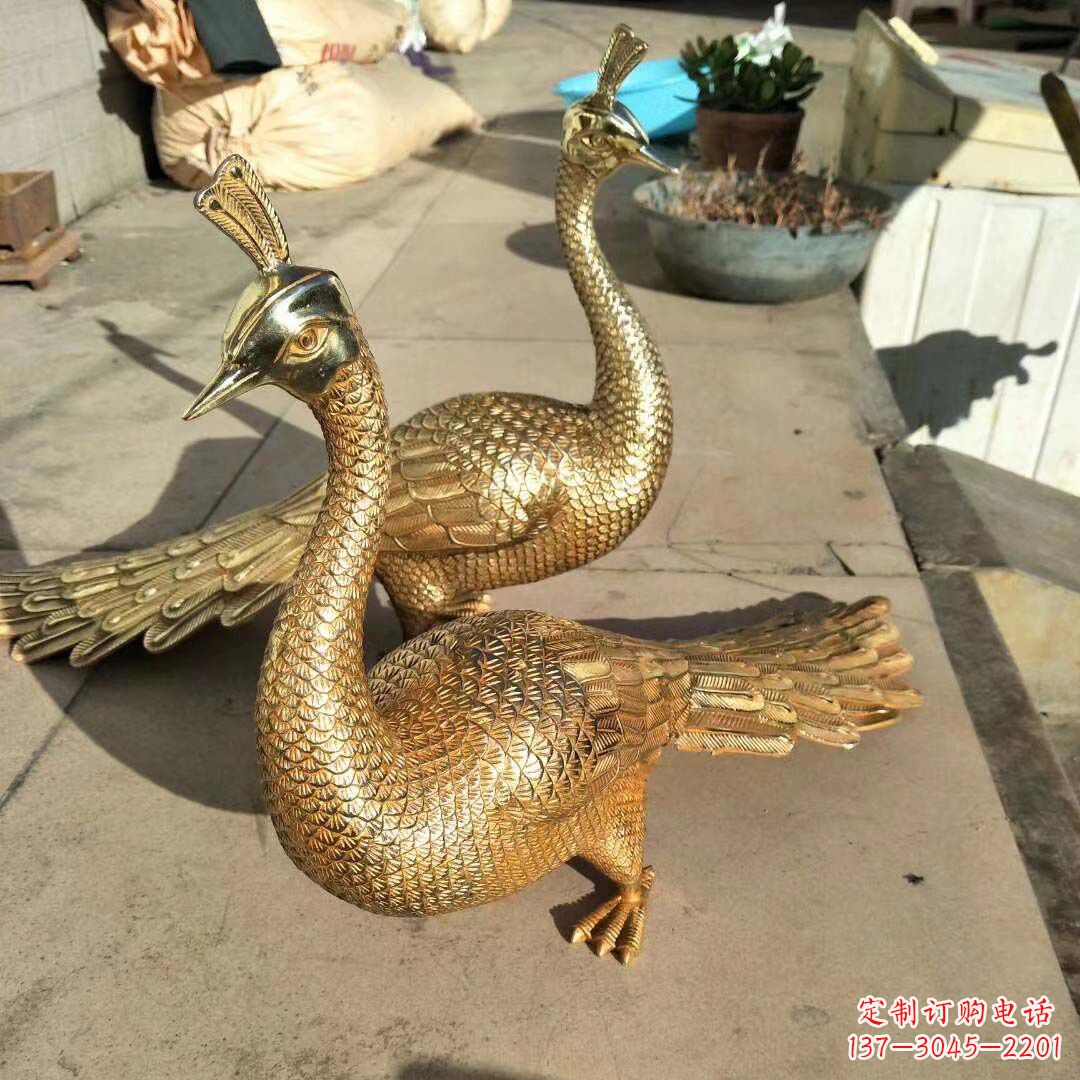 聊城高贵典雅的黄铜雕刻孔雀雕塑
