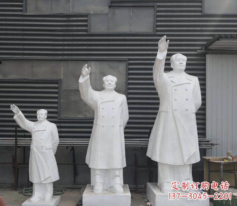 聊城挥手毛主席校园伟人石雕