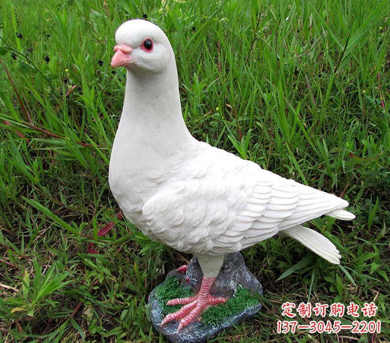 聊城角斗士广场鸽子雕塑,象征勇气和坚毅
