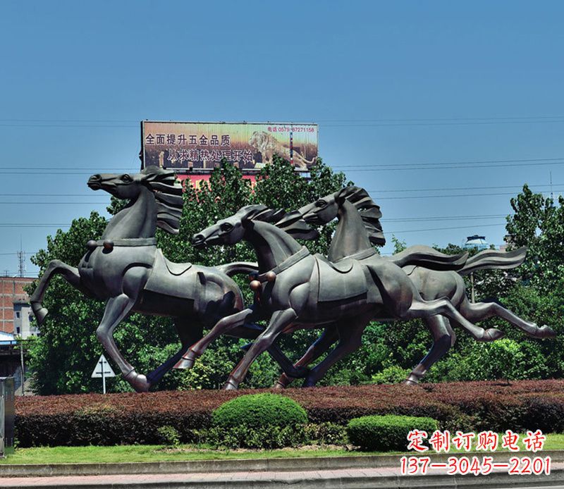 聊城非凡运动，街边奔马铜雕塑