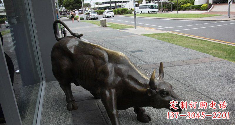 聊城街边牛动物铜雕