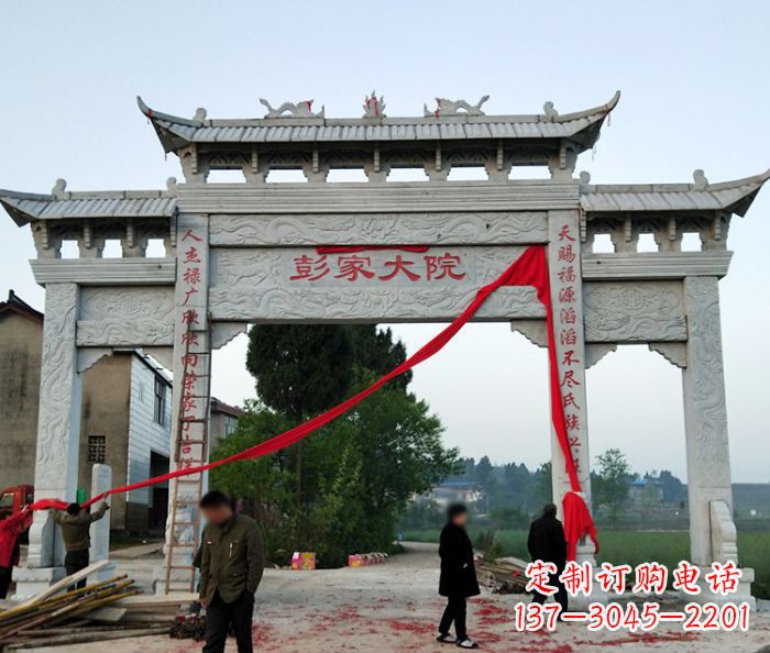 聊城中领雕塑:牌坊石雕精美纷呈