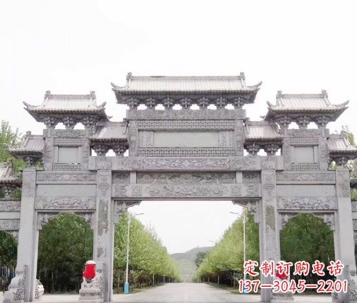 聊城三门石雕牌坊,独具特色的地标雕塑