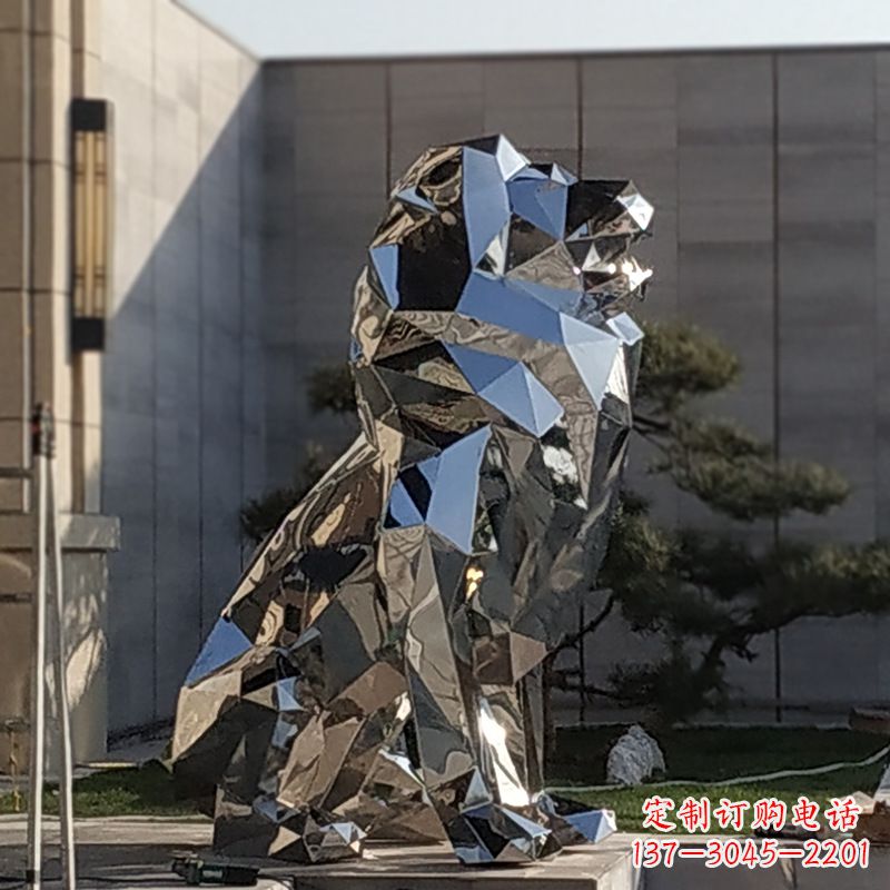 聊城现代狮子雕塑，金属时尚与艺术完美结合